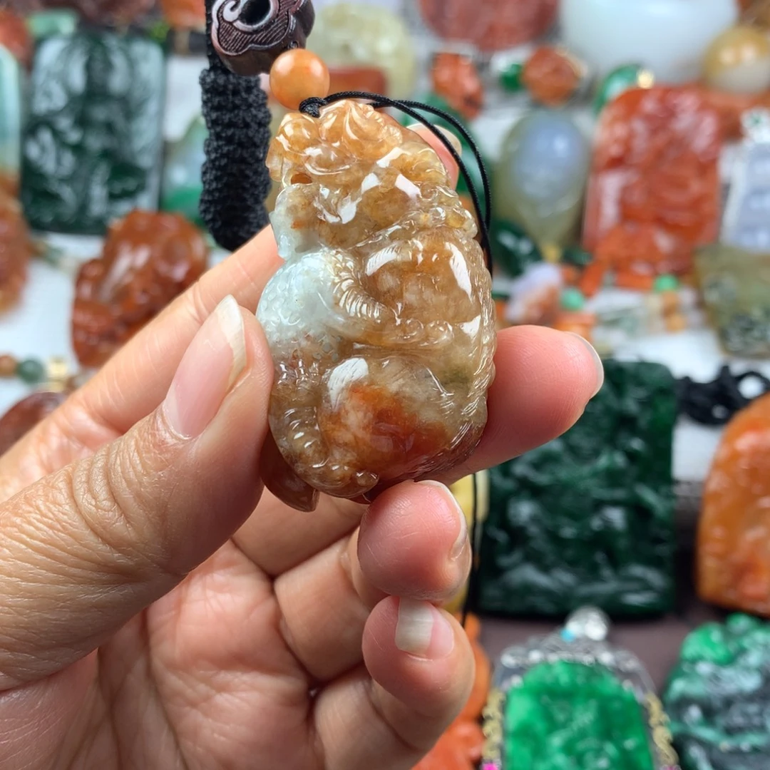 翡翠未镶嵌颈饰挂件
