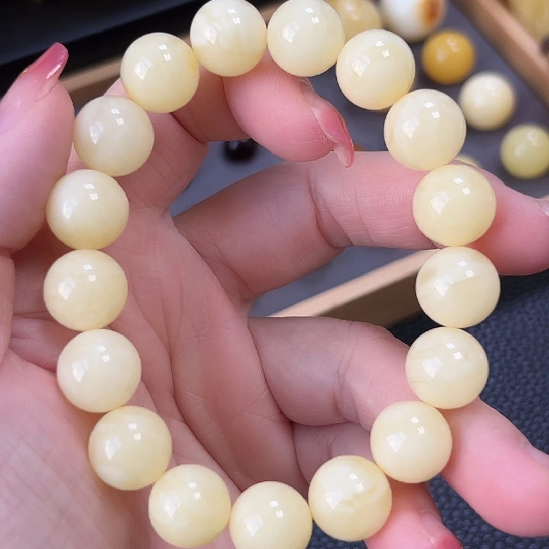 琥珀颈饰未镶嵌白蜡