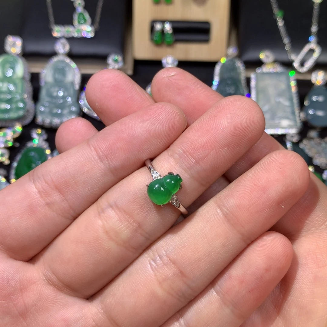 翡翠银S925镶嵌吊坠(赠链)