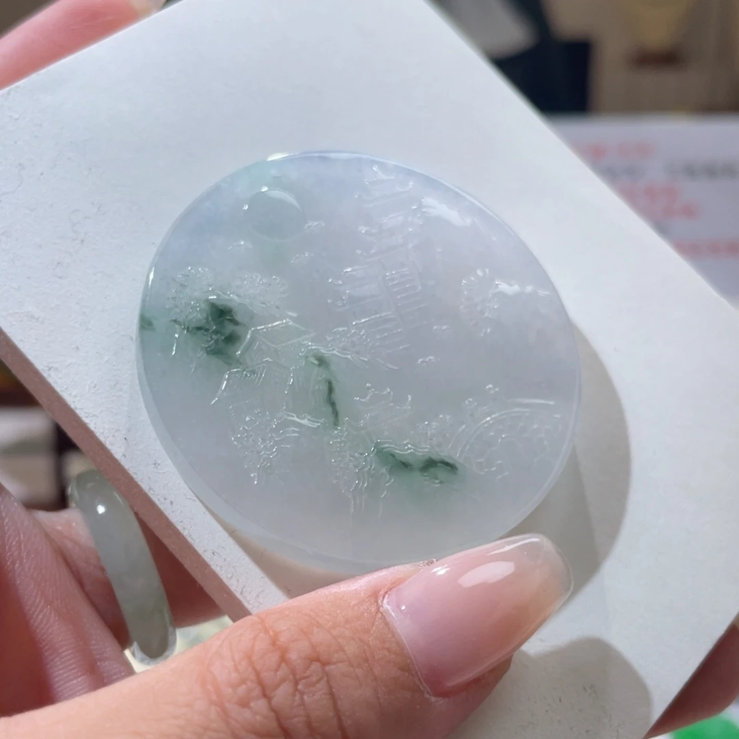 翡翠未镶嵌颈饰山水圆牌