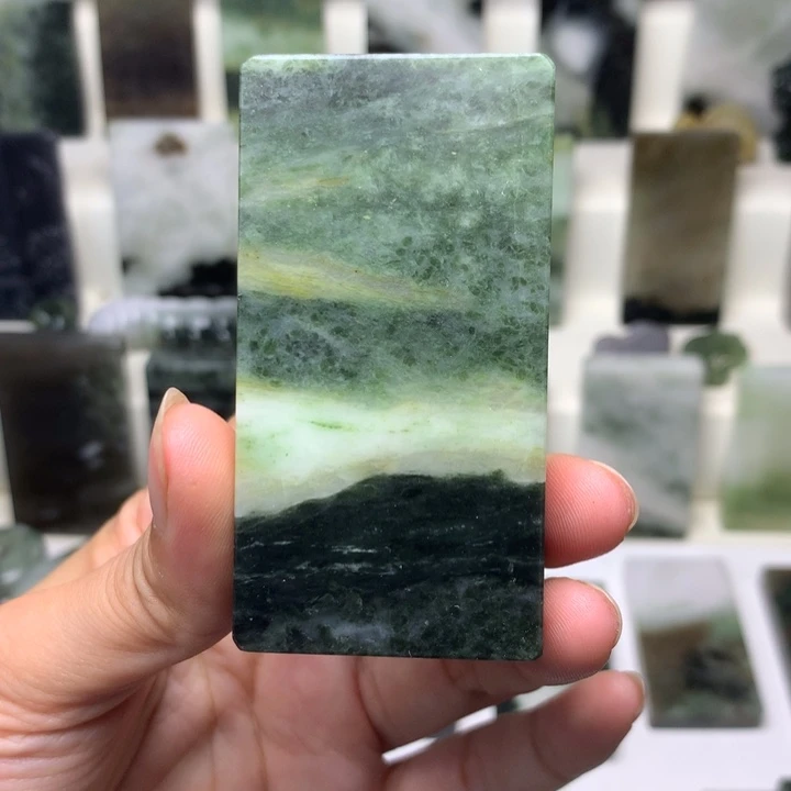 独山玉未镶嵌颈饰