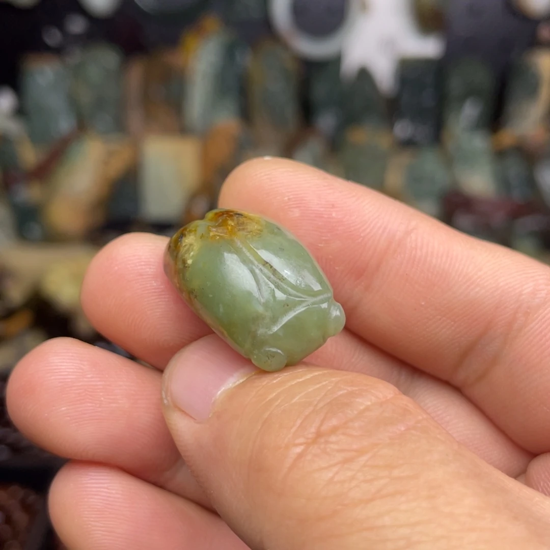 岫岩河磨玉（透闪石质玉）未镶嵌颈饰