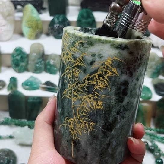 未镶嵌独山玉手镯
