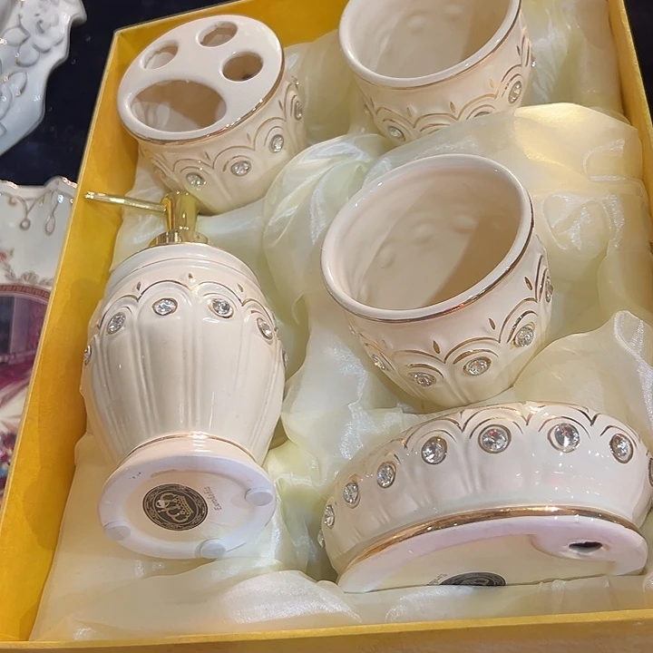 陶瓷瑕。。。。。。。。。。。。。。