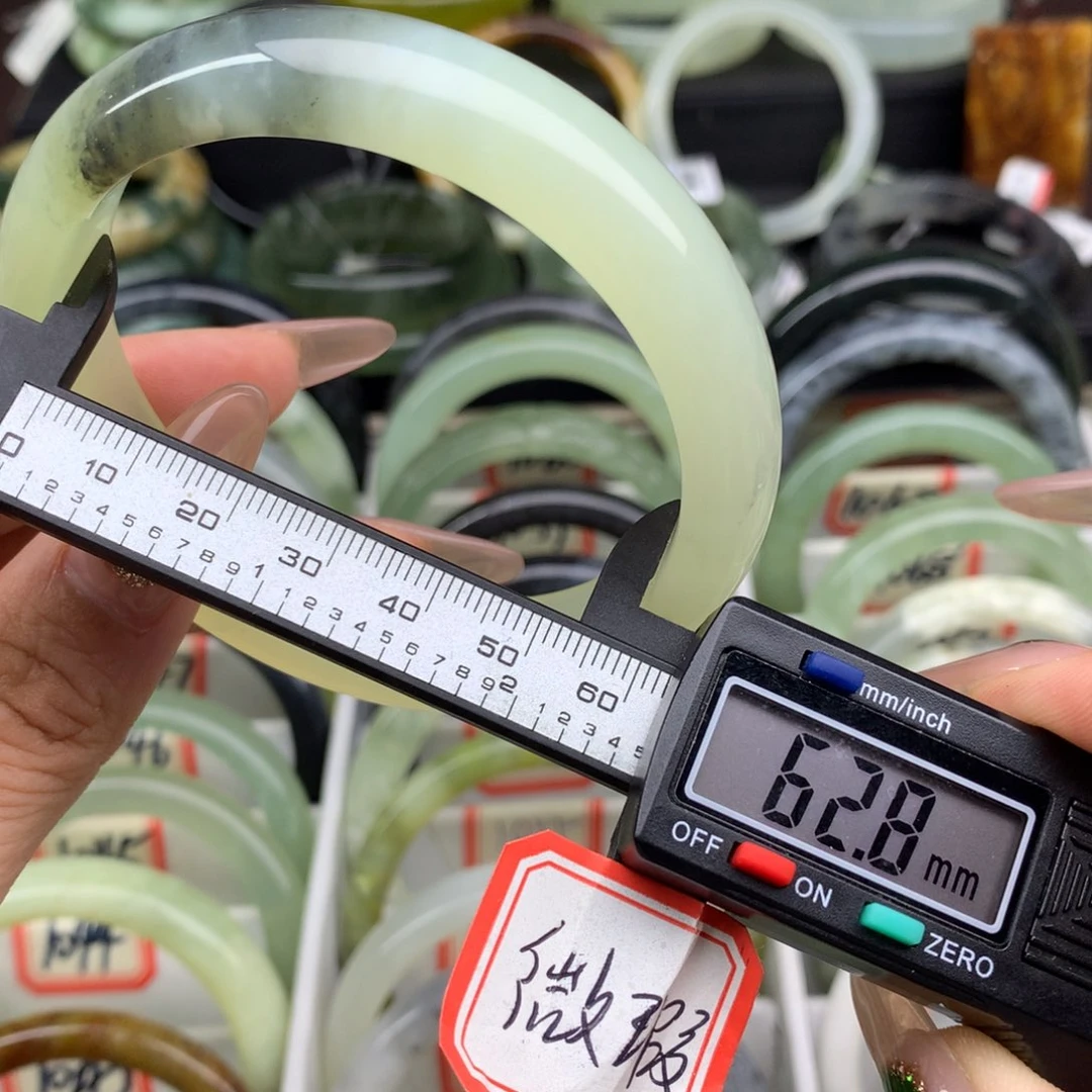 蛇纹石玉未镶嵌手镯1078