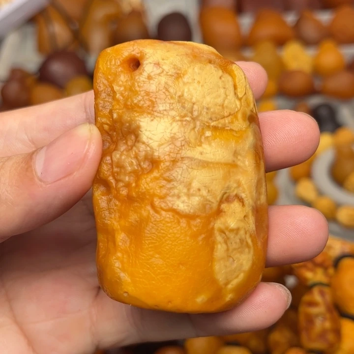 琥珀未镶嵌裸石天然蜜蜡吊坠