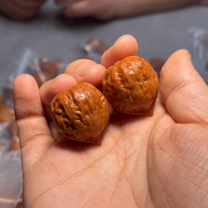 文玩核桃把件红豆8384