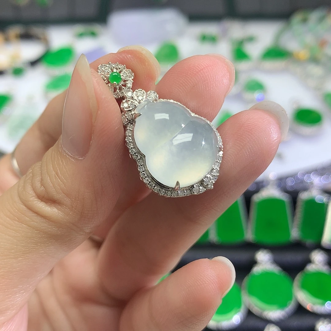 吊坠(不含链)18K金镶嵌翡翠