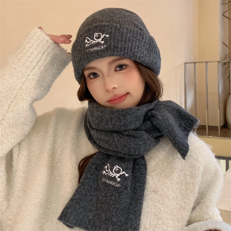 黑色冷帽冬季时尚刺绣针织帽子女士防寒保暖套户外简约百搭围巾毛