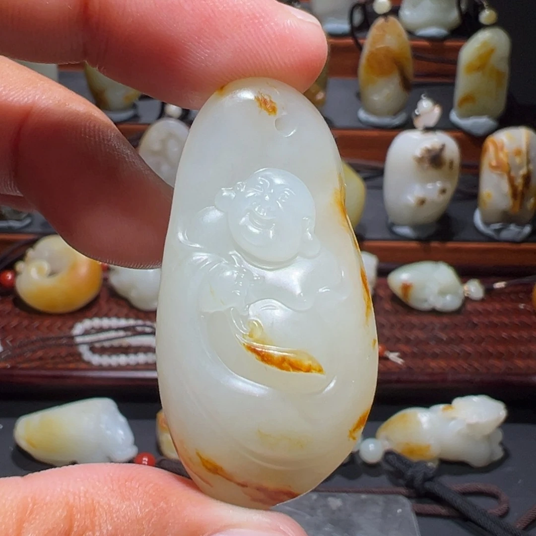 颈饰未镶嵌和田玉（子料）一**烟