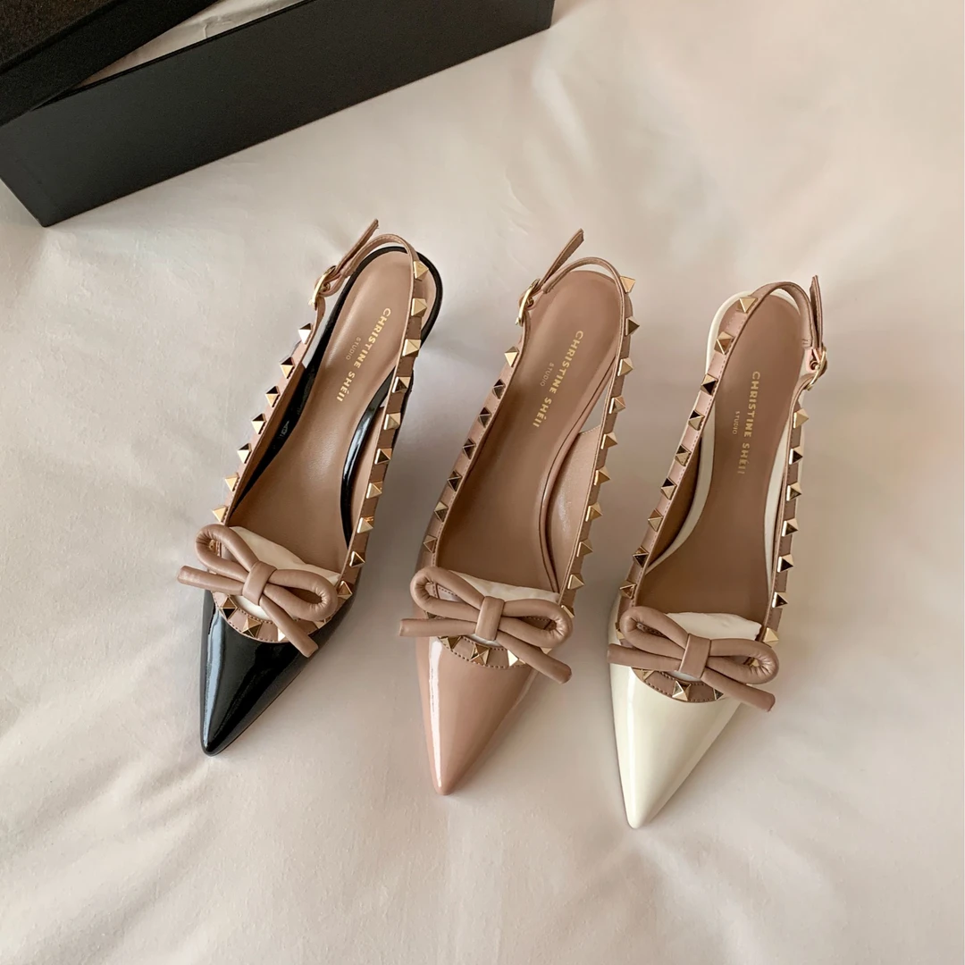 【年终钜惠】漆夜小甜猫~蝴蝶结柳钉高跟后空凉鞋女E4104042