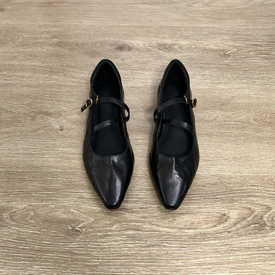 Dannyfrey头层羊皮新款法式复古风一字扣尖头气质通勤真皮女鞋2CM