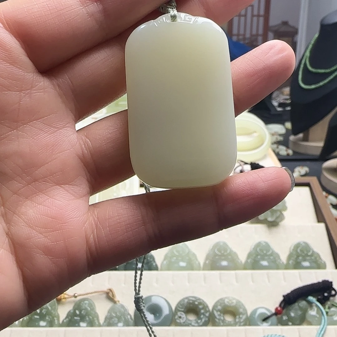 琳***贝和田玉未镶嵌颈饰