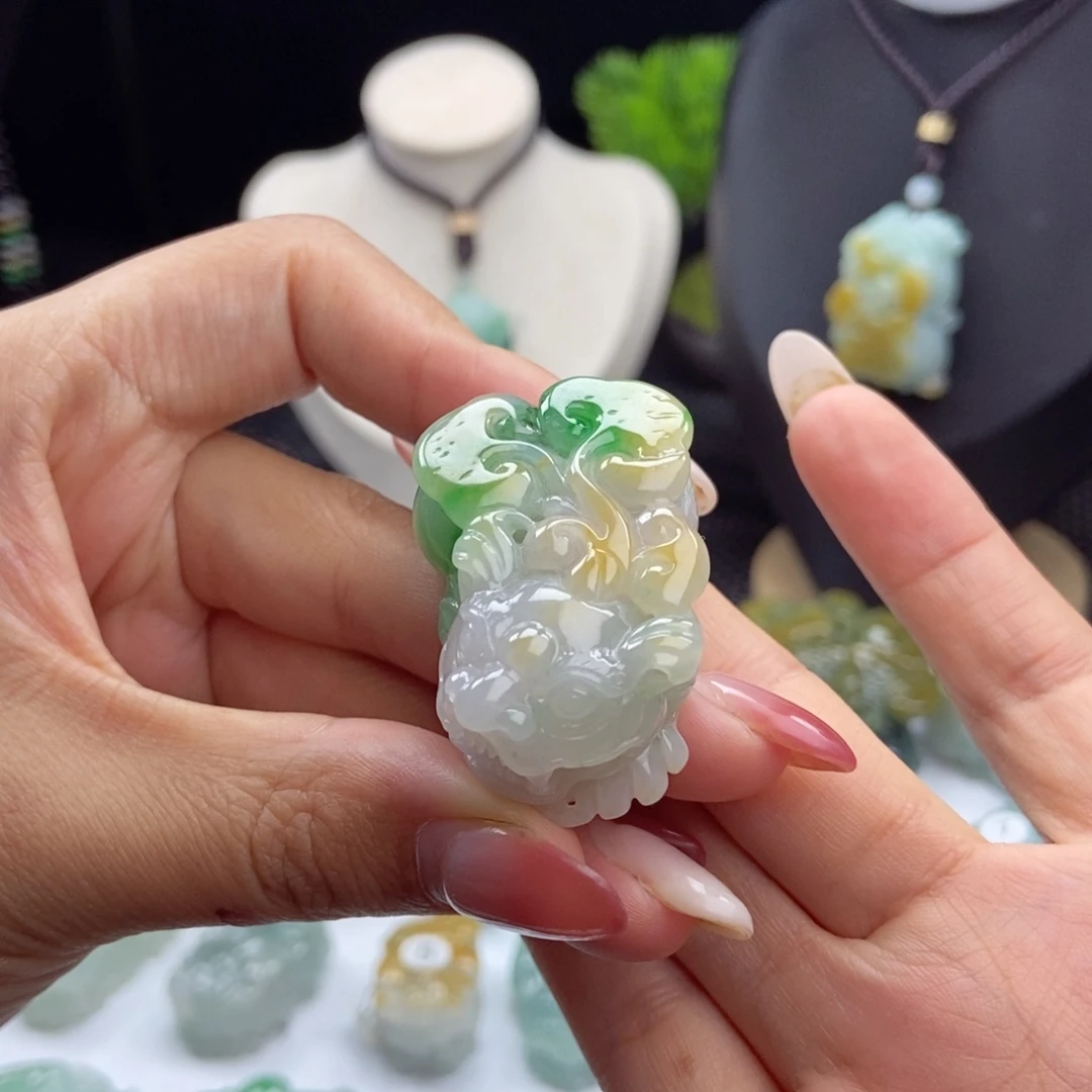 颈饰未镶嵌翡翠A18 冰胶黄加绿如意貔貅