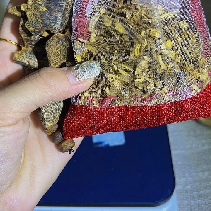 沉香碎屑沉香原材料拍一发二