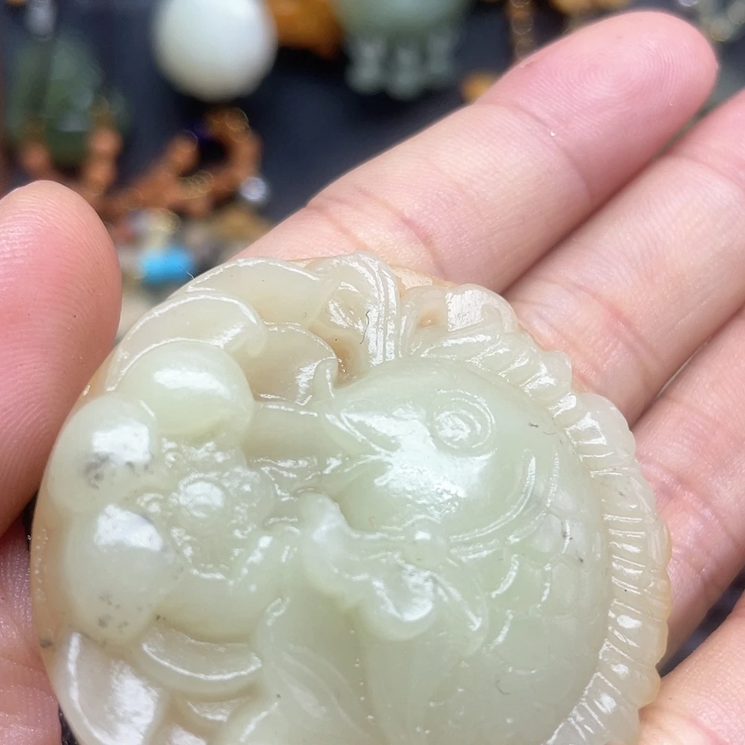 未镶嵌蛇纹石玉颈饰