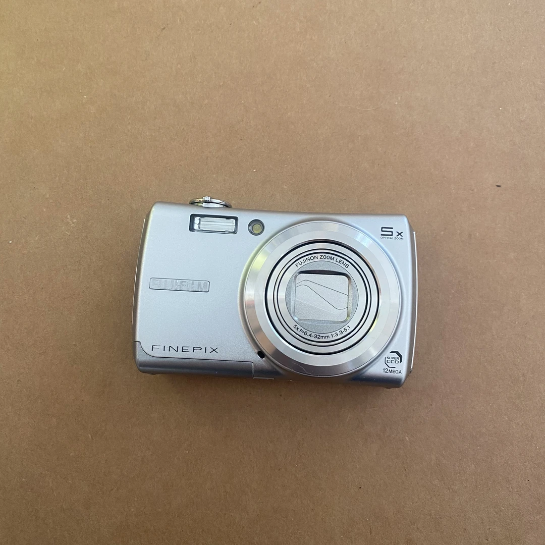 95新 Fujifilm/富士 f100 复古出图 no质量问题no退换