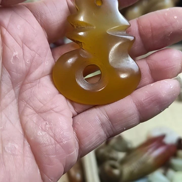 和田玉（糖玉）未镶嵌挂件