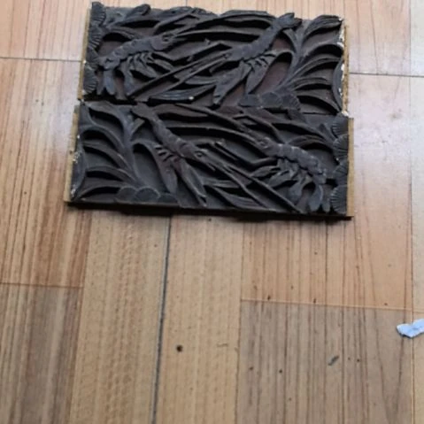 香樟木悠**在香樟木工艺品