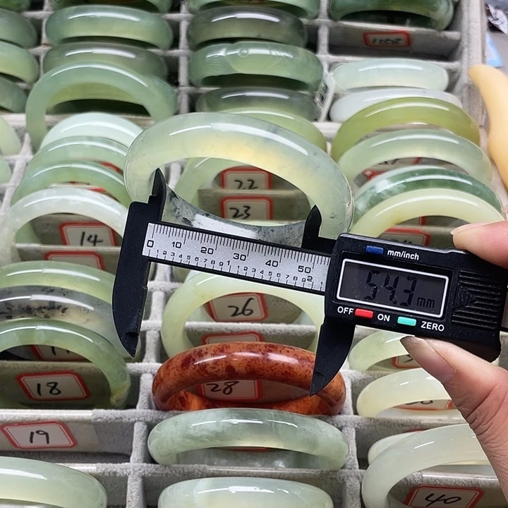 未镶嵌蛇纹石玉手镯19