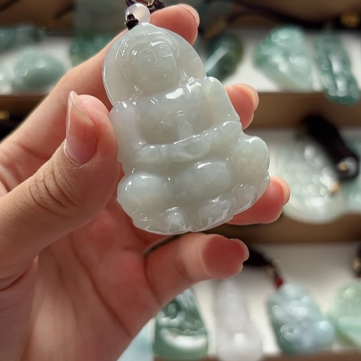 芸***翡翠未镶嵌颈饰翡翠