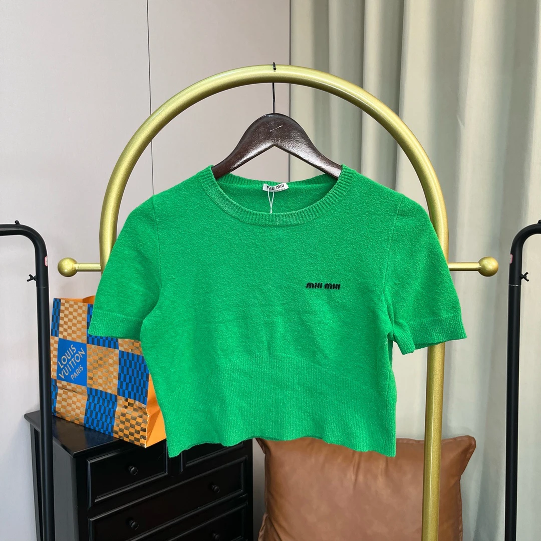 99新 MIU MIU/缪缪 绿色胸前logo针织短袖 40码 99新