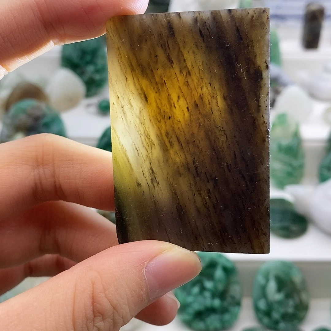 独山玉未镶嵌颈饰