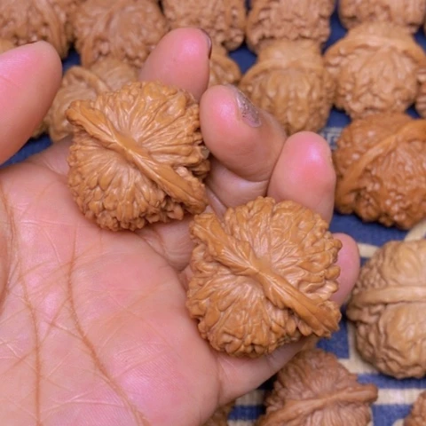 【闪购商品】文玩核桃吊坠兔***狗四座楼41