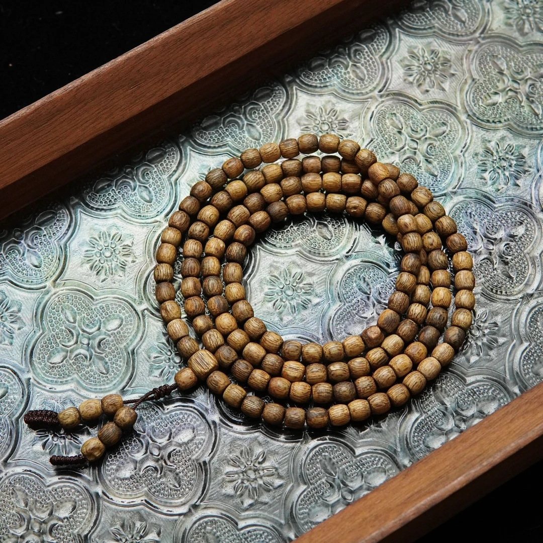 天然莺歌绿祺楠黄油格沉香5*5mm桶珠念珠手串