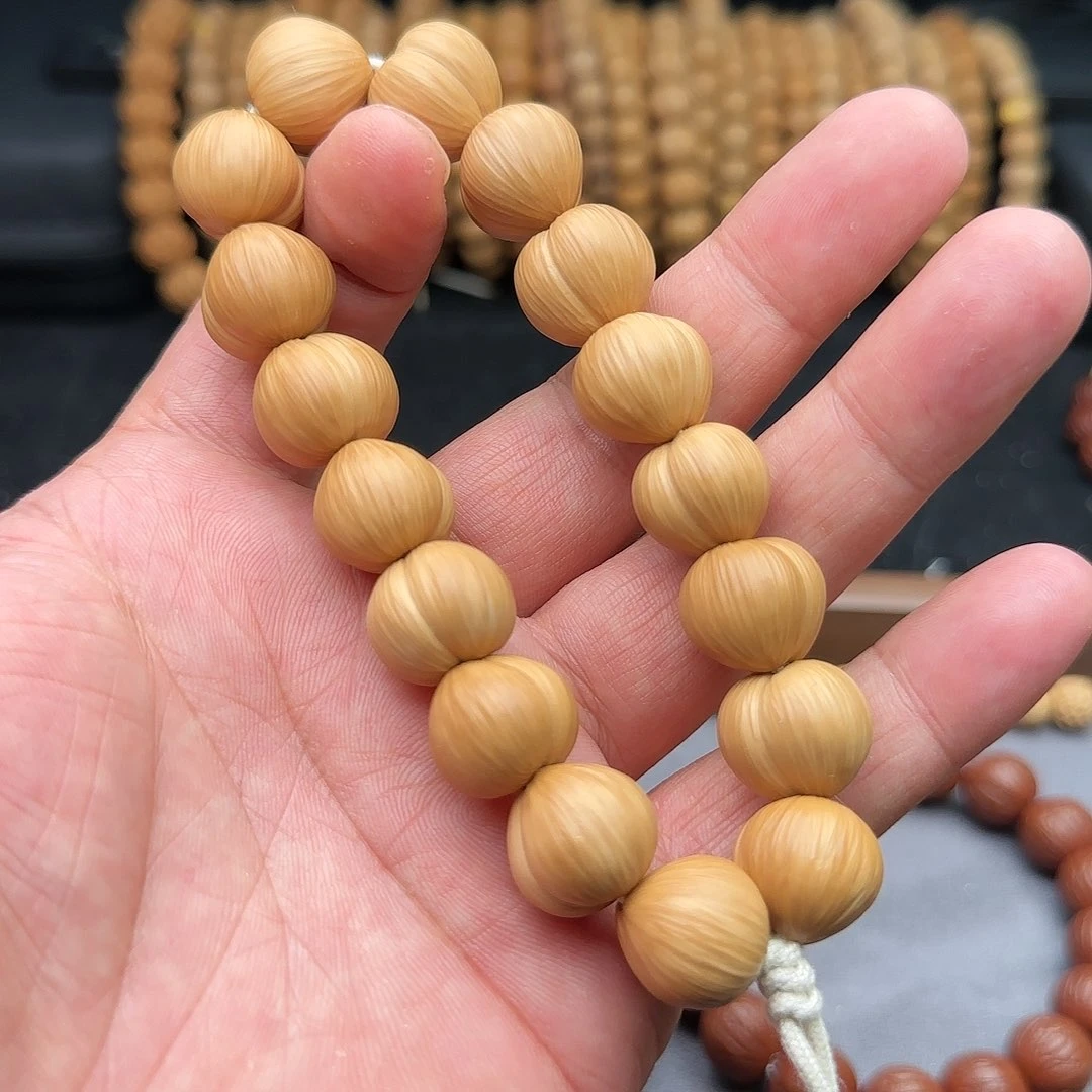 猴头核桃吊坠屁桃