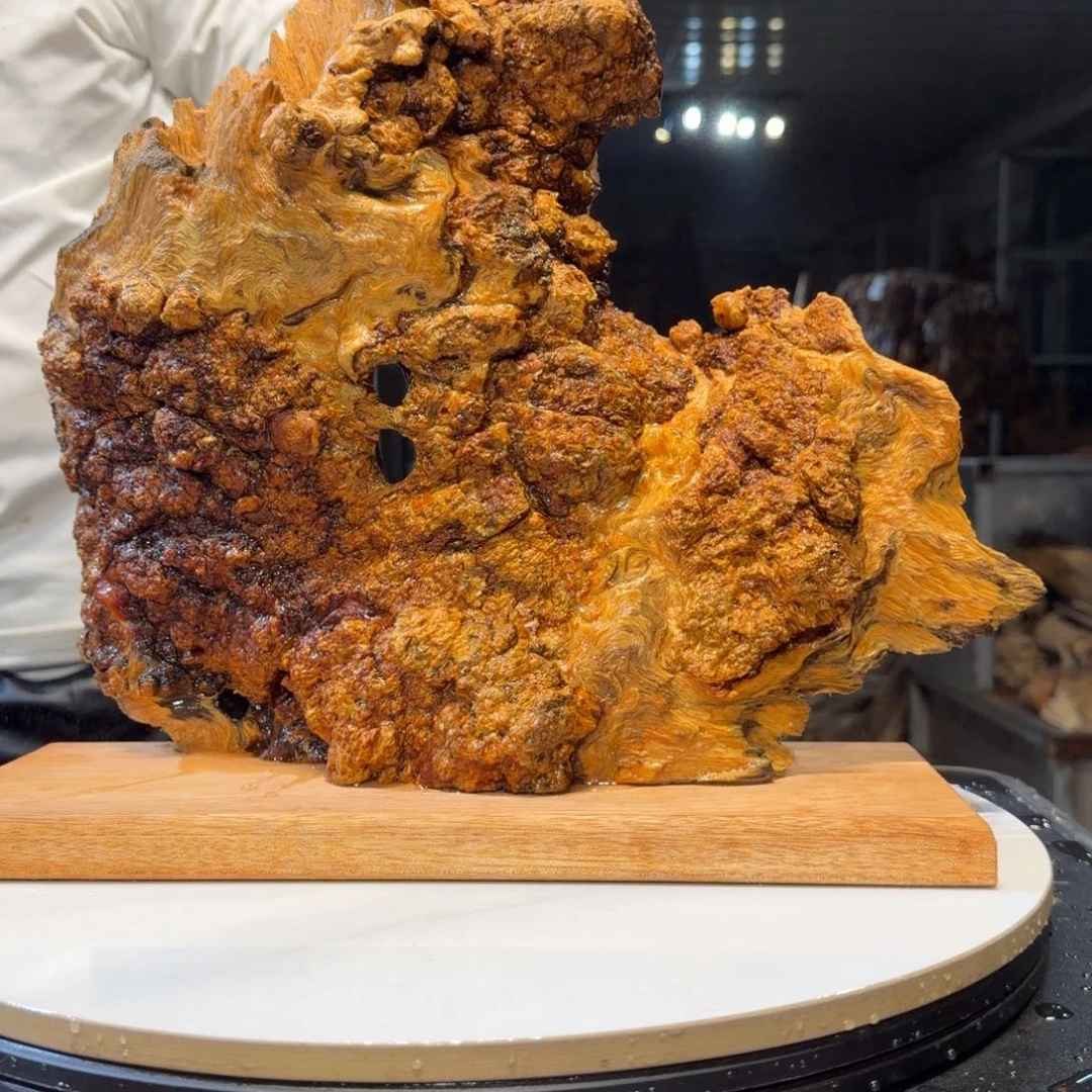 中***方木王一刀琥珀木摆件129