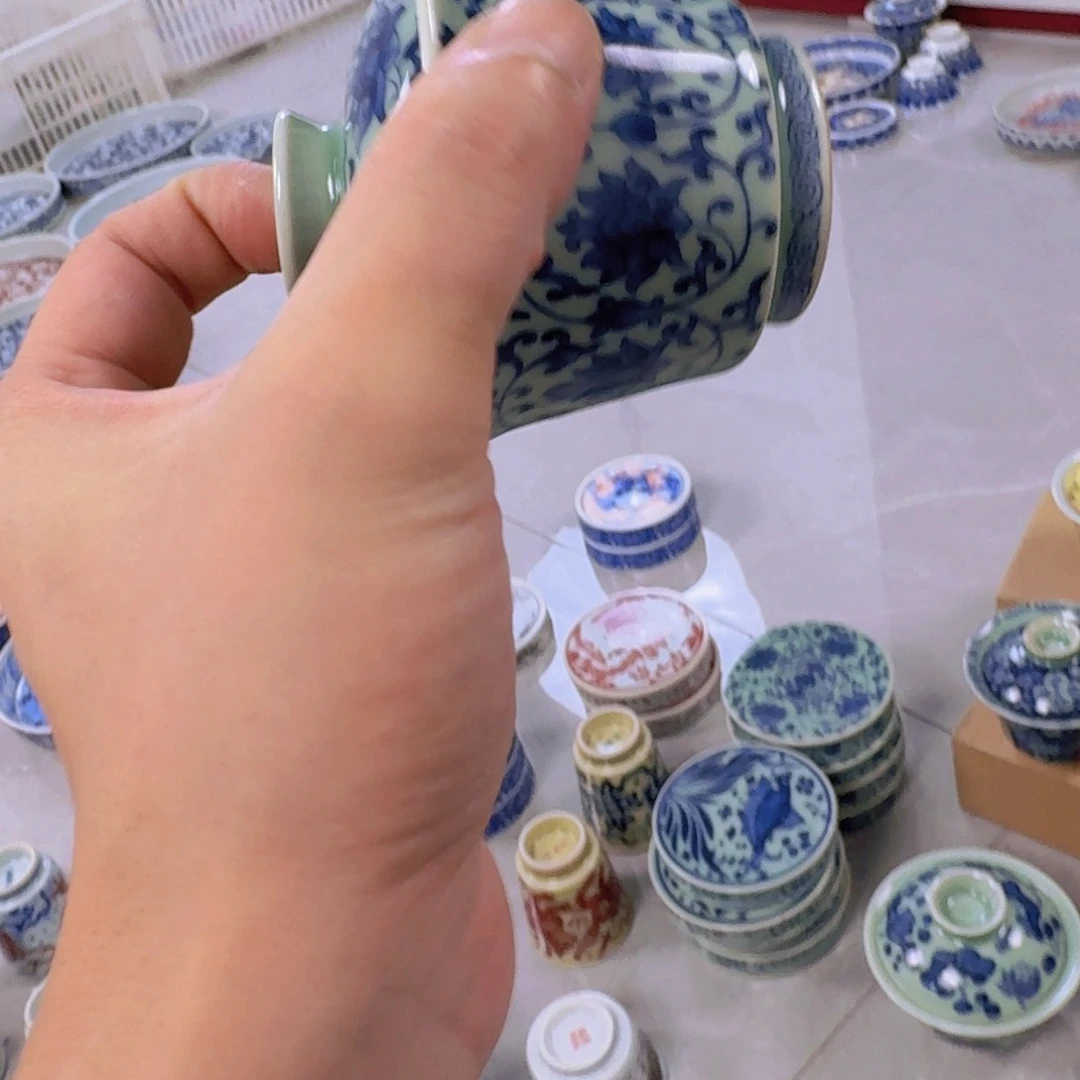 瓷片青釉缠枝莲二才马蹄盖碗景德镇