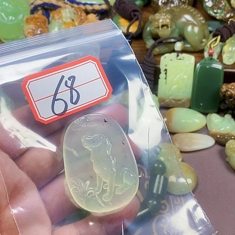 未镶嵌蛇纹石玉颈饰