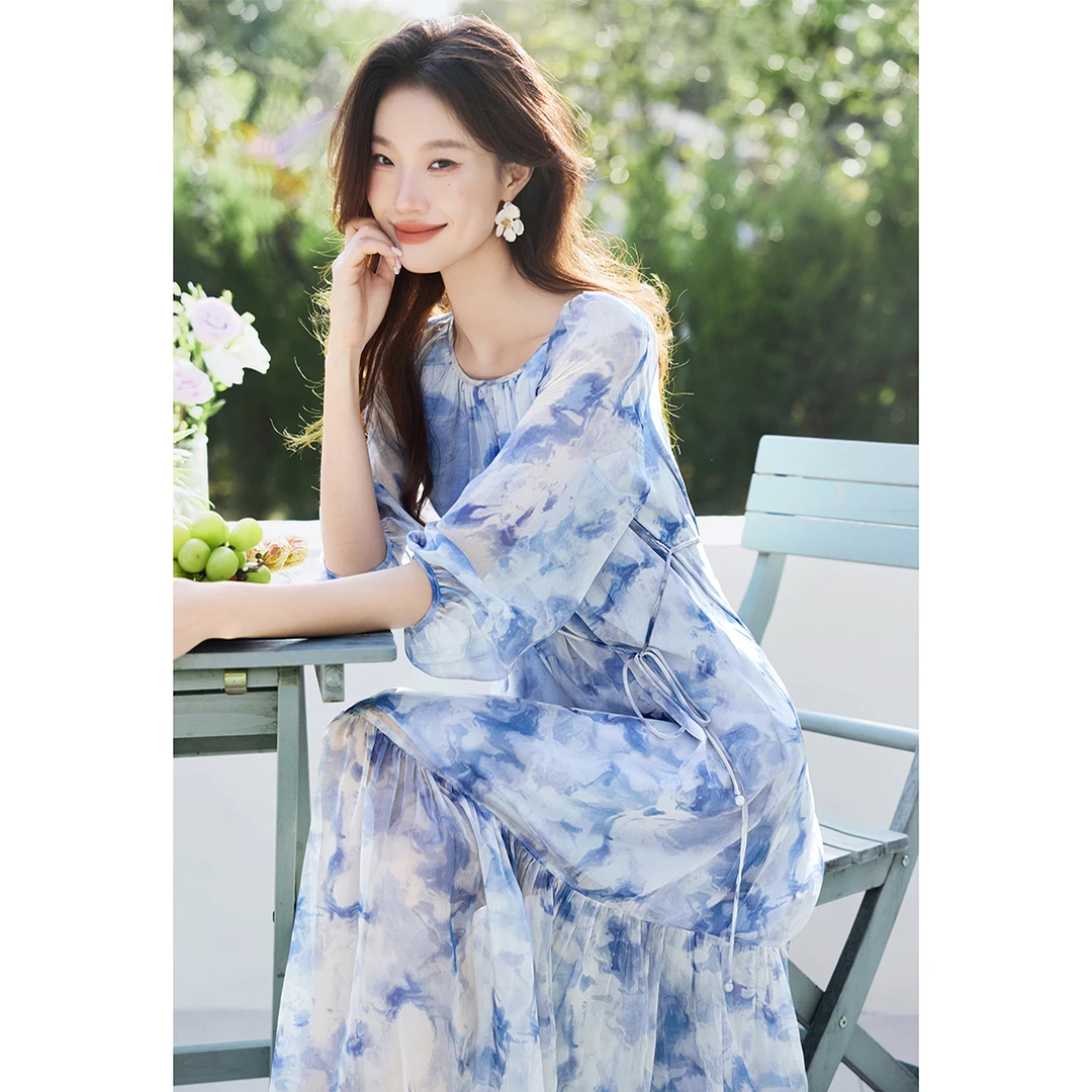 沫晗依美2025夏季新款度假风设计感插肩袖印花飘逸轻薄连衣裙4278
