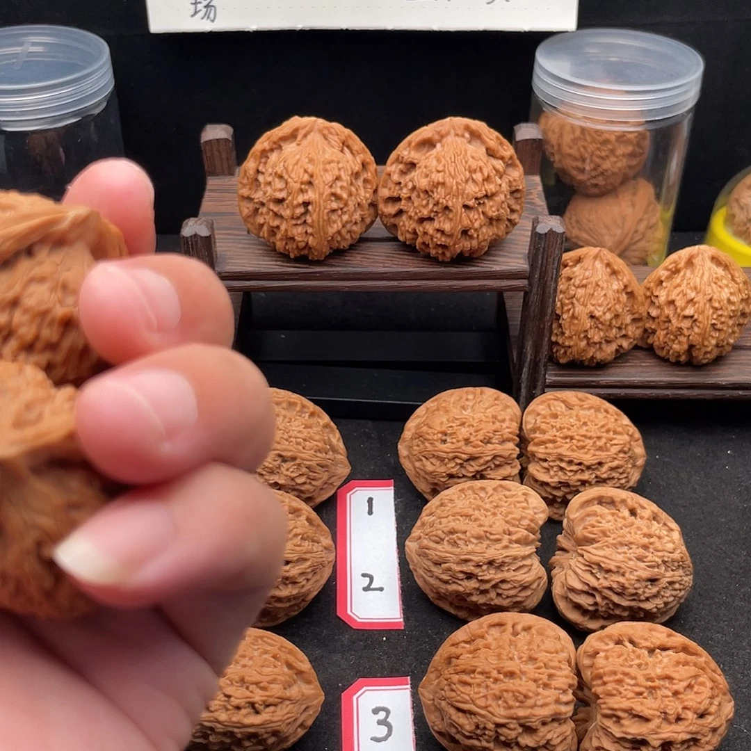 文玩核桃把件江*南疆