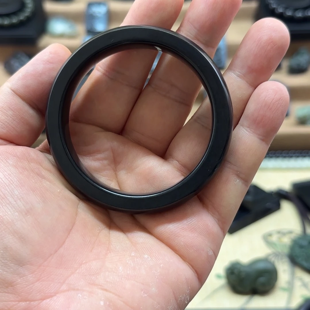 未镶嵌手镯和田玉（墨玉）墨玉手镯