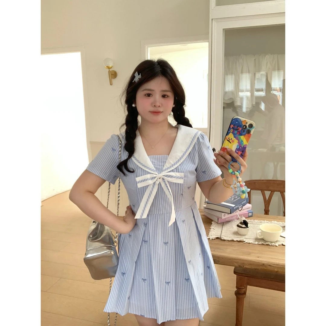 【乖乖蝴蝶结】大头婷微胖夏季连衣裙海军领拼色绣花收腰短袖短裙