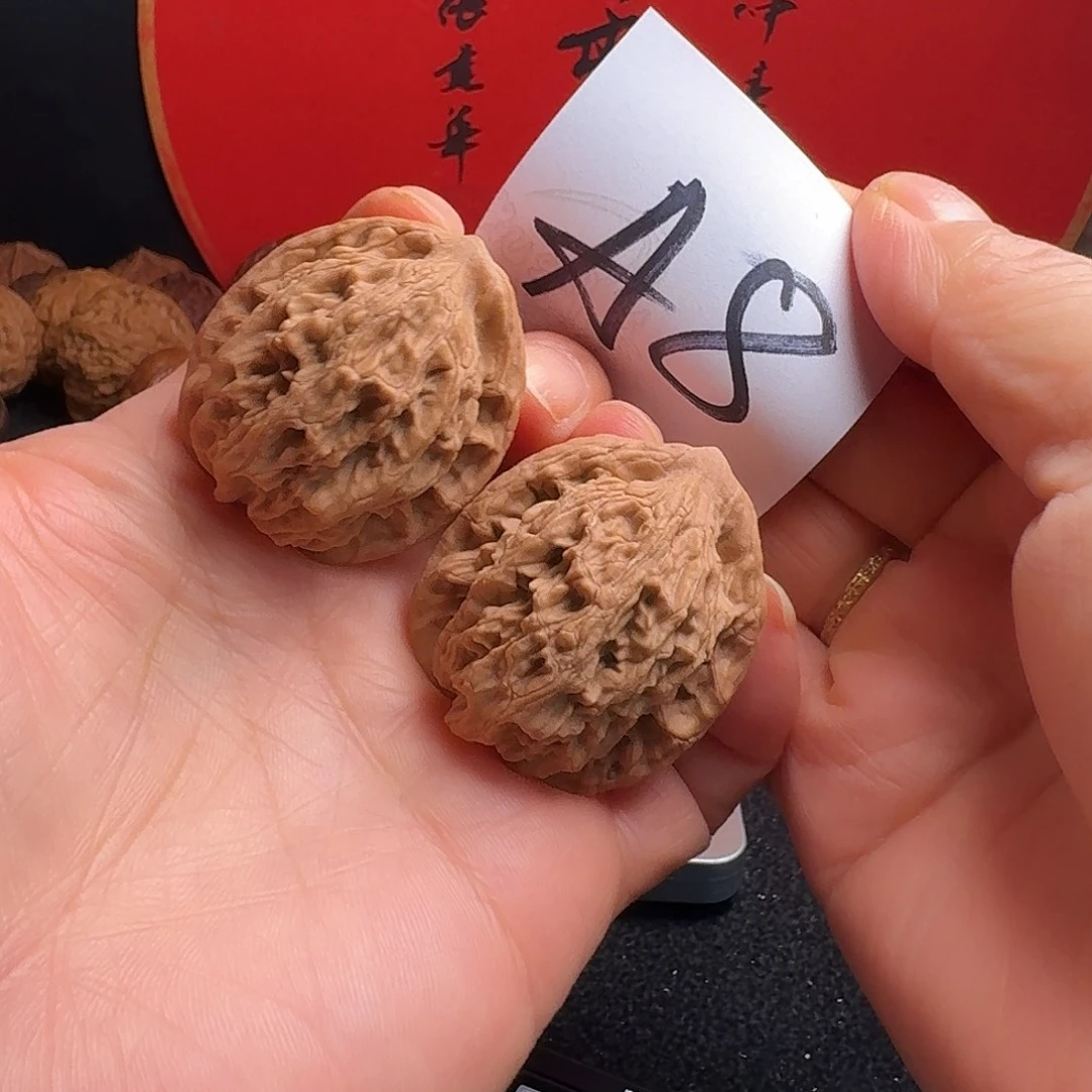 文玩核桃把件35麦穗虎头