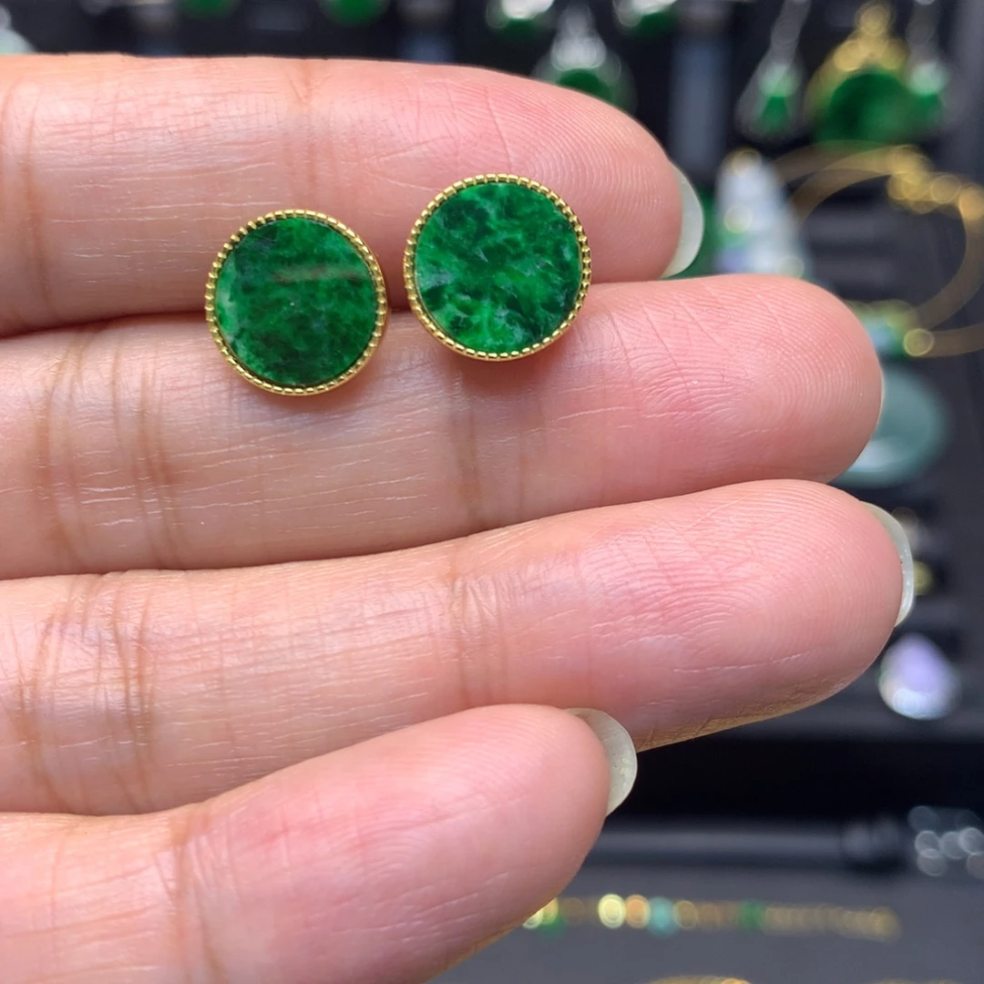 翡翠未镶嵌颈饰有纹裂