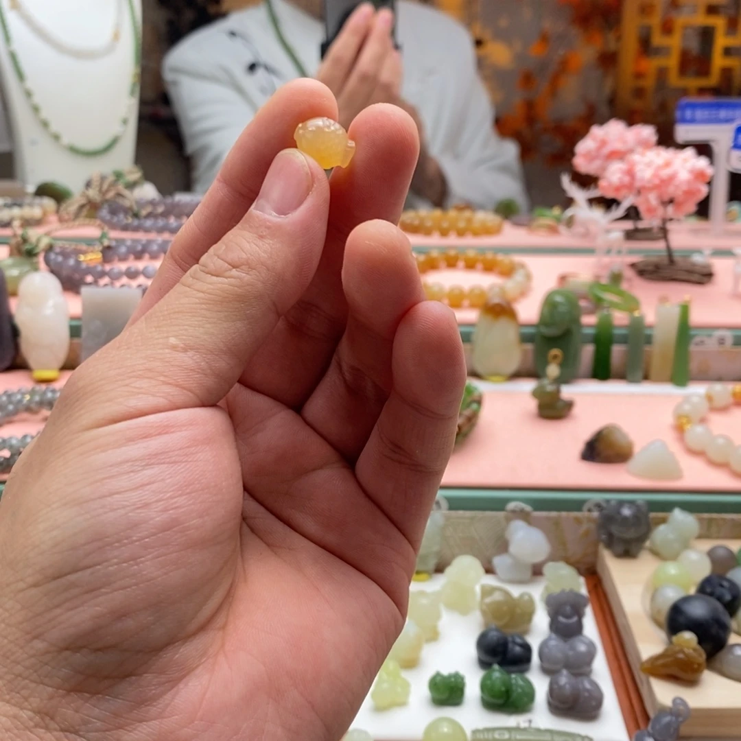苹***果和田玉未镶嵌吊坠(不含链)