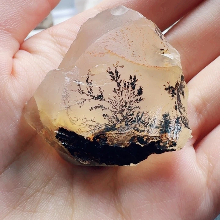 泳***玩玛瑙/玉髓未镶嵌珠宝奇石