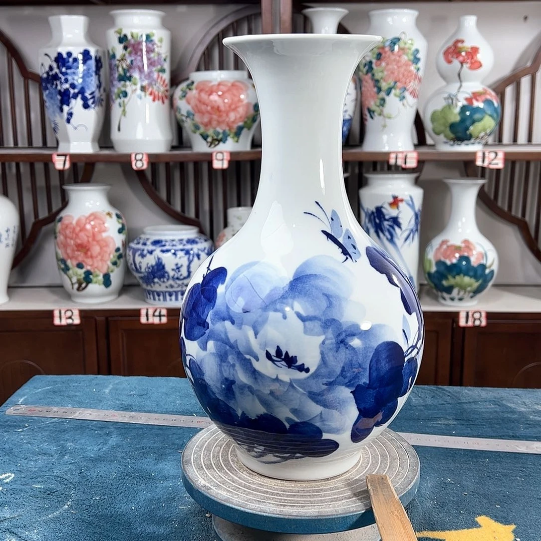 摆件景德镇陶瓷赏青牡