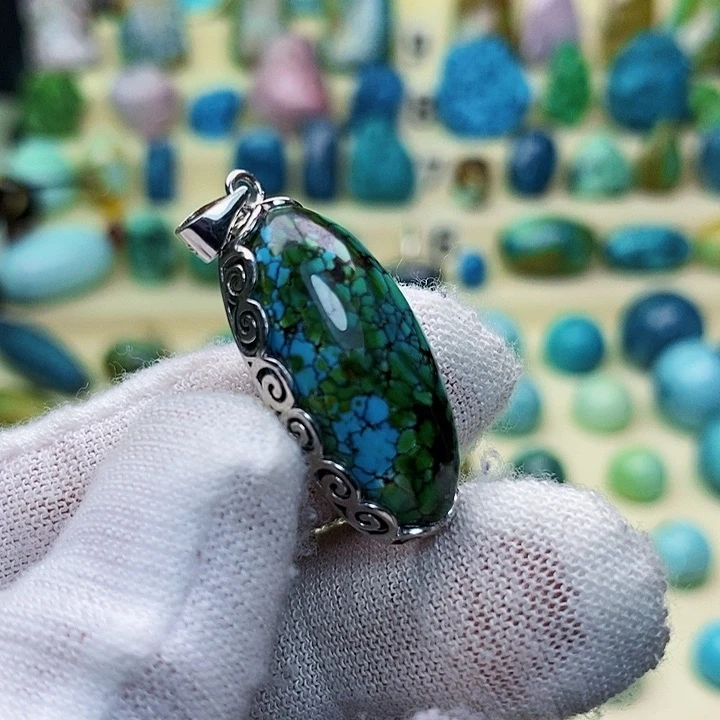 绿松石配饰未镶嵌