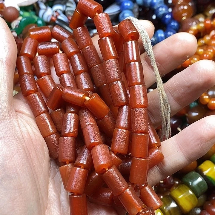 未镶嵌颈饰玛瑙/玉髓欭****?