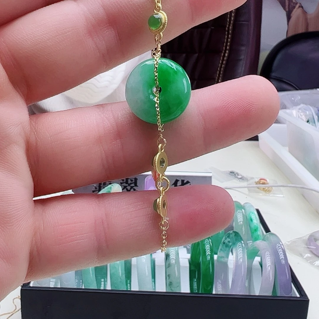 翡翠吊坠(赠链)银S925镶嵌格*