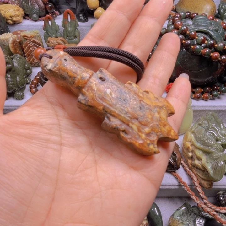 岫岩河磨玉（透闪石质玉）把件未镶嵌左*°