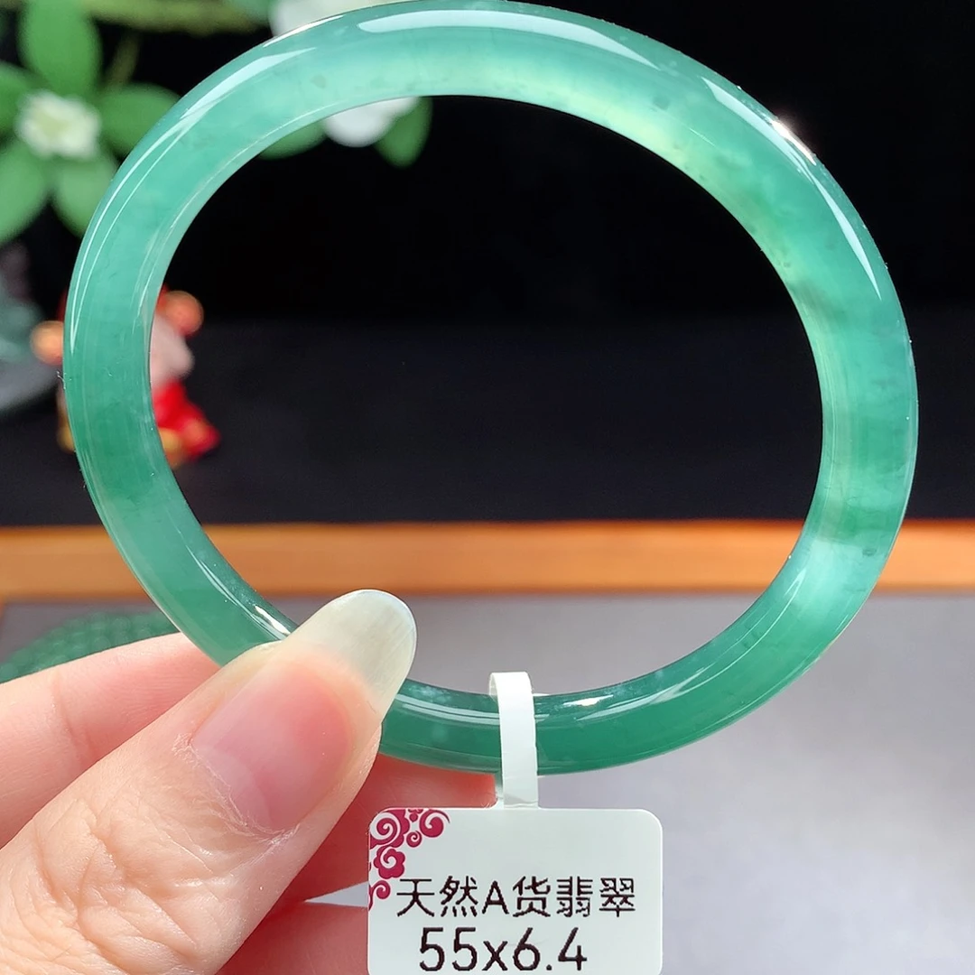 未镶嵌手镯（圆镯）翡翠