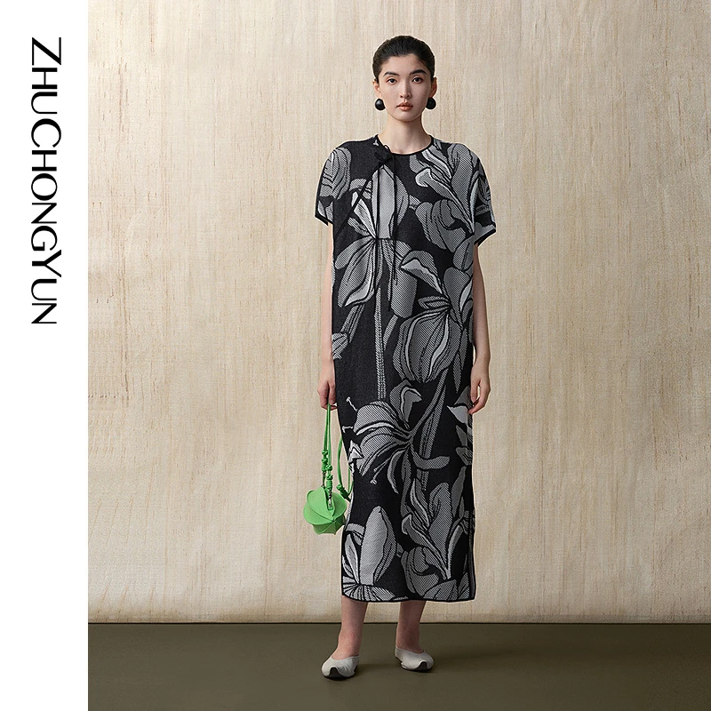 ZHUCHONGYUN2025春新款斜门襟蝙蝠袖黑色提花宽松连衣裙CCFZ1907M