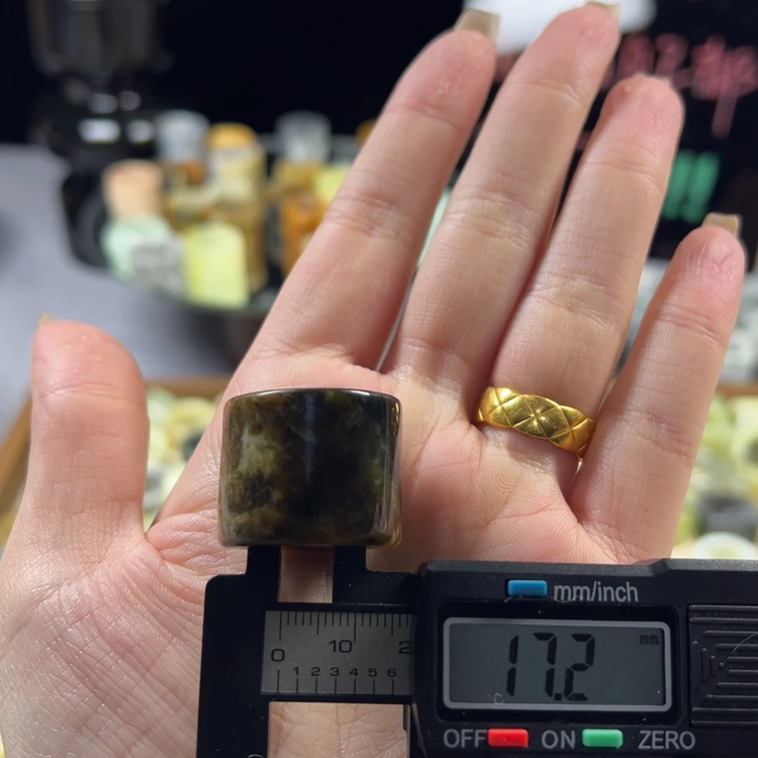 蛇纹石玉未镶嵌戒指