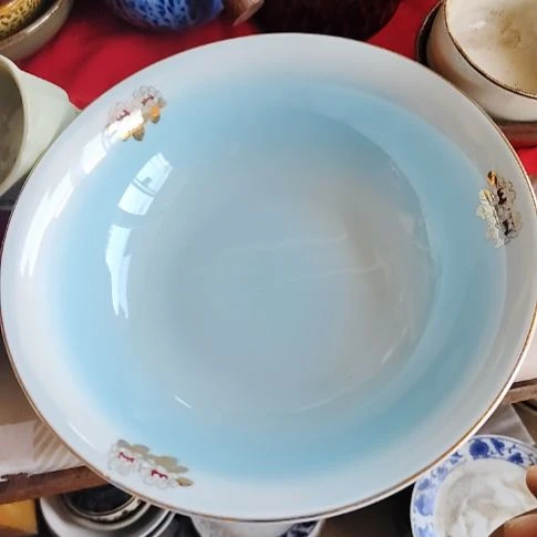 瓷片瓷片，各种摆件，均有瑕疵。沙锅！